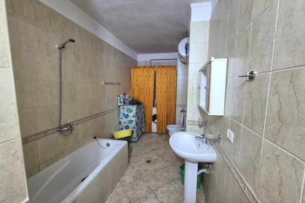 Shtepi me qera Apartament ne Tirane, 2+1, Mobilimi E mobiluar, Pagesa 65,000  Leke.