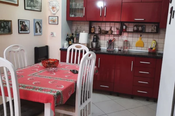 Shitet Apartament 2+1 ne Zog te zi