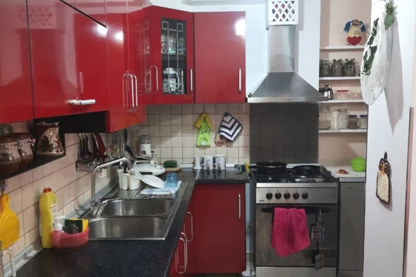 Shtepi ne shitje Apartament ne Tirane, 2+1, Mobilimi Bosh, pa mobiluar, Pagesa 195,000  Euro.