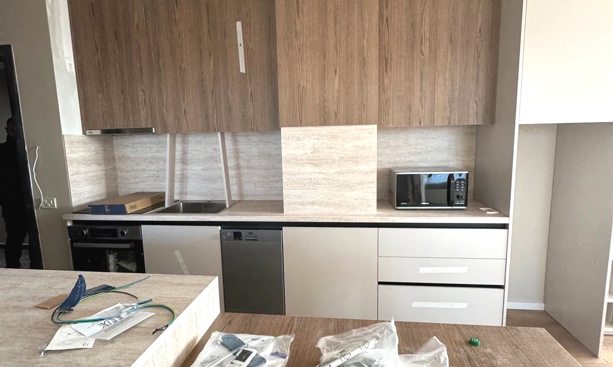 Shtepi me qera Apartament ne Tirane, 2+1, Mobilimi E mobiluar, Pagesa 1,400  Euro.