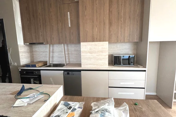 Jepet me qera apartment 2+1 tek Mine Peza