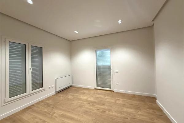 Ambient biznesi me qera 3+1 ne Tirane - 9,000 Euro