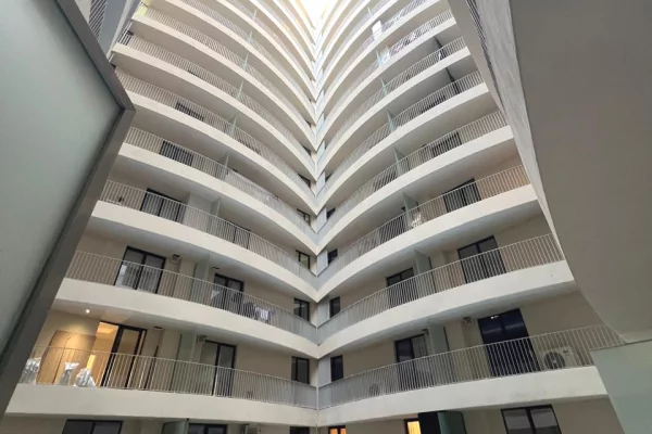 Ambient biznesi me qera 3+1 ne Tirane - 1,000 Euro