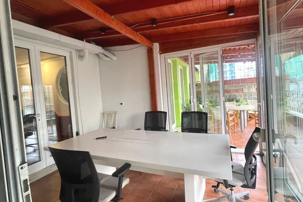 Shtepi ne shitje Apartament ne Tirane, 3+1, Mobilimi E mobiluar, Pagesa 470,000  Euro.