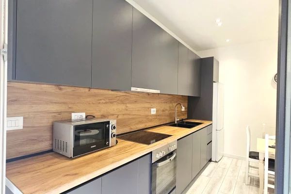 Jepet me qera apartament 2+1 Ne Shkoze