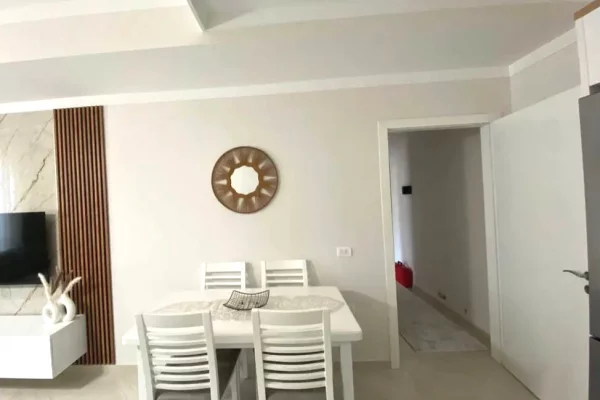 Appartamento in affitto a Tirana 2+1, Arredato