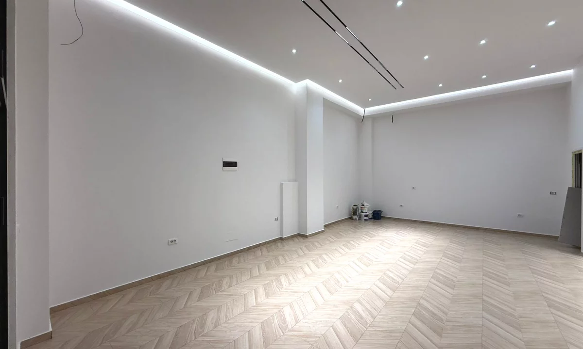 Jepet me qera dyqan ne Astir , Oasis Residence.