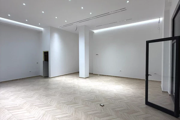 Ambient biznesi me qera 1+1 ne Tirane - 900 Euro