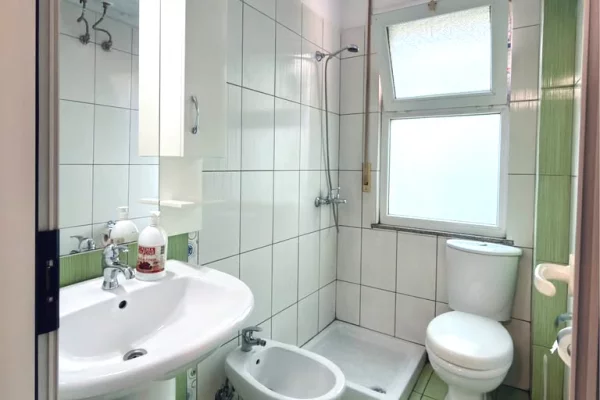 Appartamento in affitto a Tirana 2+1, Arredato