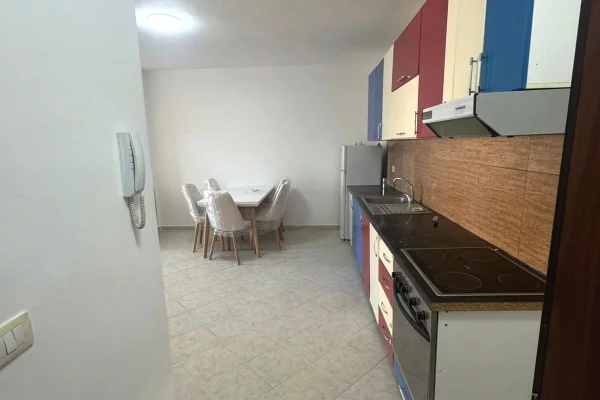 Appartamento in affitto a Tirana 1+1, Arredato