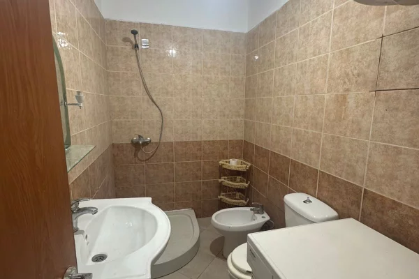 Appartamento in affitto a Tirana 1+1, Arredato