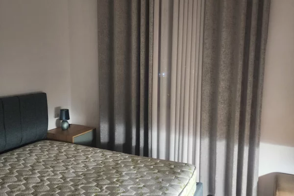 Shtepi me qera Apartament ne Tirane, 2+1, Mobilimi E mobiluar, Pagesa 600  Euro.