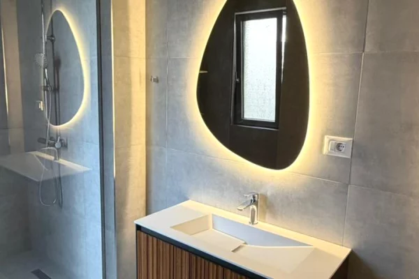 Shtepi me qera Apartament ne Tirane, 2+1, Mobilimi E mobiluar, Pagesa 1,900  Euro.