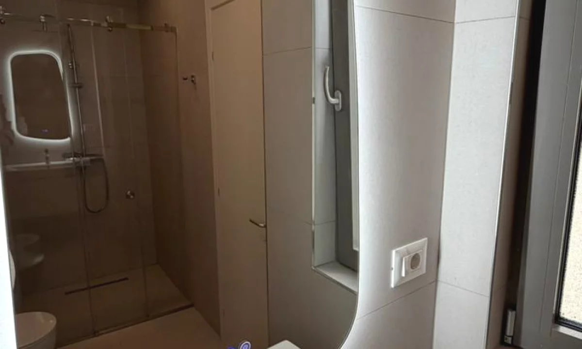 Shtepi me qera Apartament ne Tirane, 2+1, Mobilimi E mobiluar, Pagesa 1,900  Euro.