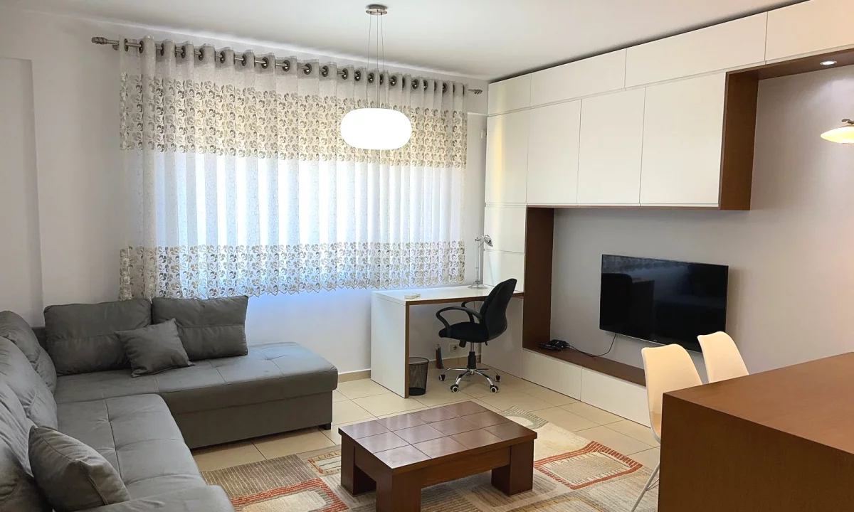 Shtepi me qera Apartament ne Tirane, 1+1, Mobilimi E mobiluar, Pagesa 650  Euro.