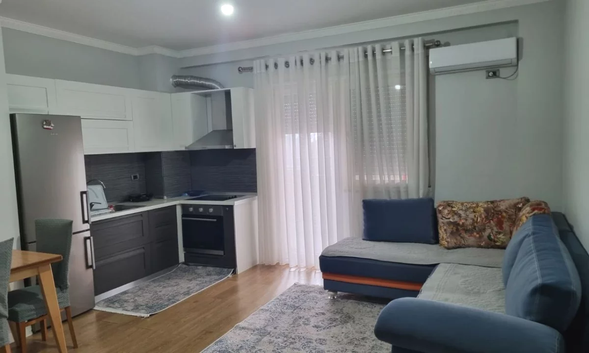 Appartamento in affitto a Tirana 1+1, Arredato