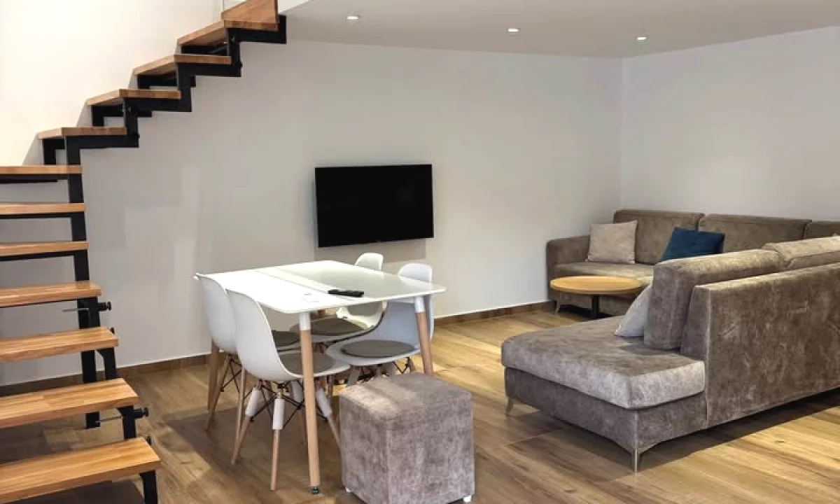 Appartamento in affitto a Tirana 1+1, Arredato