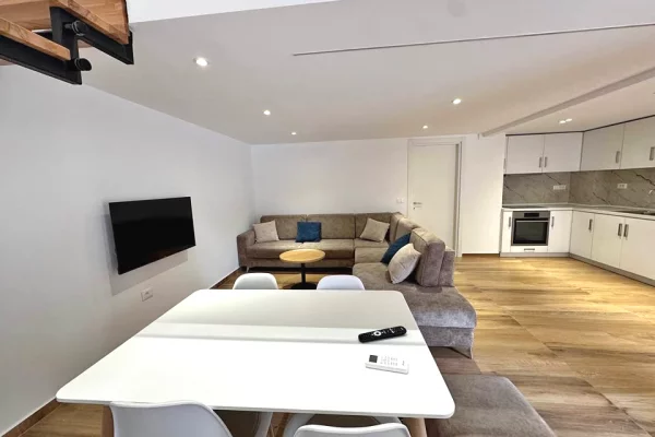 Appartamento in affitto a Tirana 1+1, Arredato