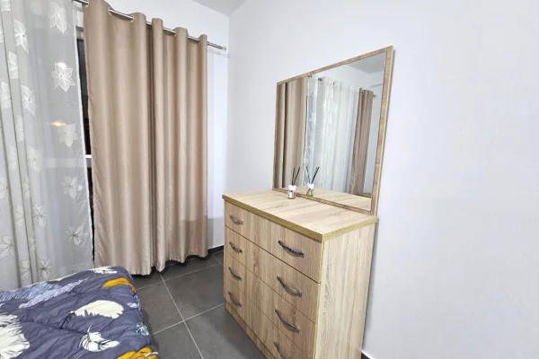 Shtepi me qera Apartament ne Tirane, 2+1, Mobilimi E mobiluar, Pagesa 550  Euro.