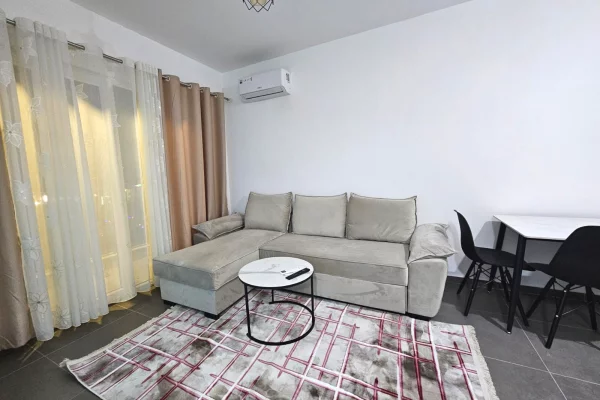 Shtepi me qera 2+1 ne Tirane - 550 Euro