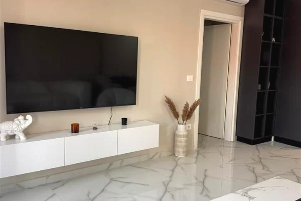 Shtepi me qera Apartament ne Tirane, 3+1, Mobilimi E mobiluar, Pagesa 1,900  Euro.