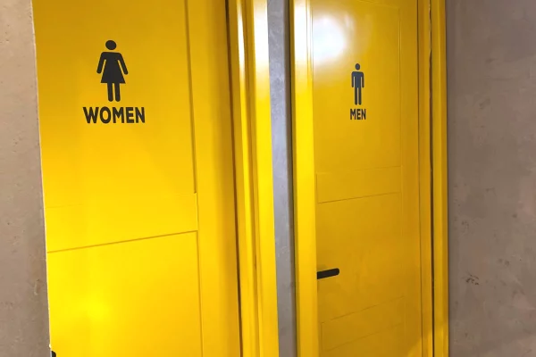 Jepet me qera Lokal tek 21 Dhjetori