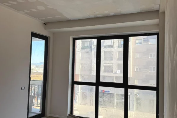 Appartamento in affitto a Tirana 1+1, Vuoto