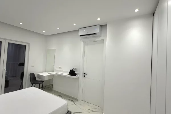 Appartamento in affitto a Tirana 1+1, SemiArredato