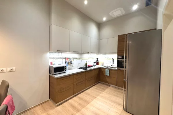 Shtepi ne shitje Apartament ne Tirane, 3+1, Mobilimi E mobiluar, Pagesa 330,000  Euro.