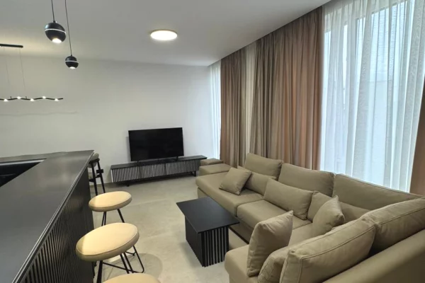 Appartamento in affitto a Tirana 2+1, Arredato