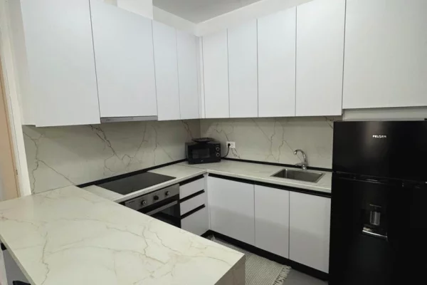 Appartamento in affitto a Tirana 2+1, Arredato