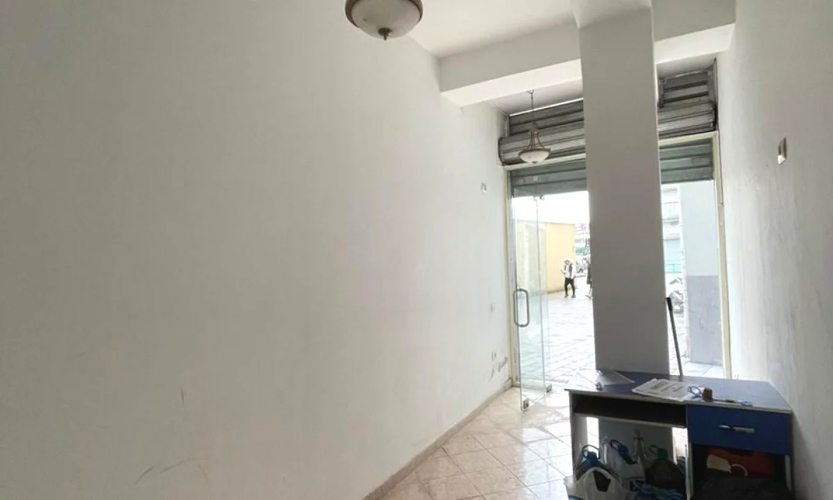 Shitet Dyqan ne Astir 