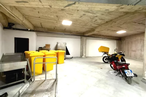 Jepet Magazine me qera tek Kthesa e Kamzes