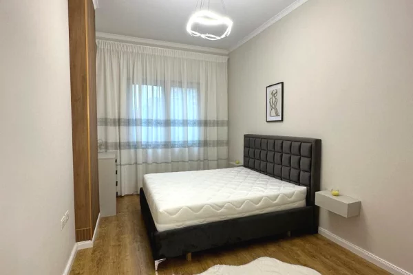 Shtepi ne shitje Apartament ne Tirane, 1+1, Mobilimi Bosh, pa mobiluar, Pagesa 125,000,000  Leke.