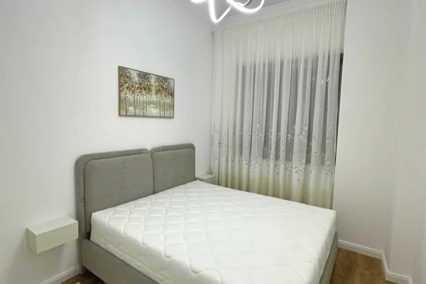 Shtepi ne shitje Papafingo(kati i catise) ne Tirane, 2+1, Mobilimi E mobiluar, Pagesa 169,000,000  Leke.