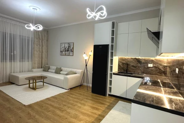 Shtepi ne shitje Papafingo(kati i catise) ne Tirane, 2+1, Mobilimi E mobiluar, Pagesa 169,000,000  Leke.