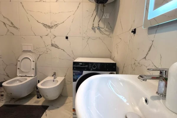 Appartamento in affitto a Tirana 2+1, Arredato