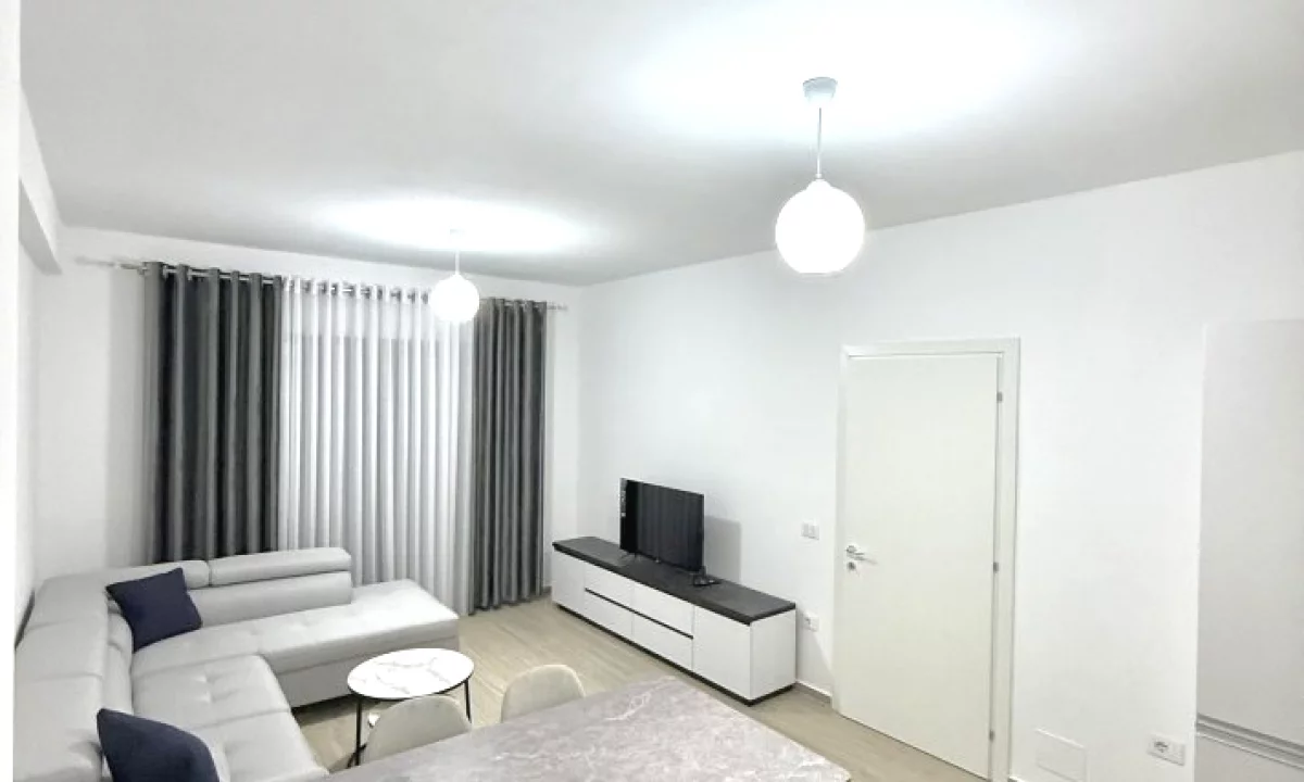 Appartamento in affitto a Tirana 2+1, Arredato