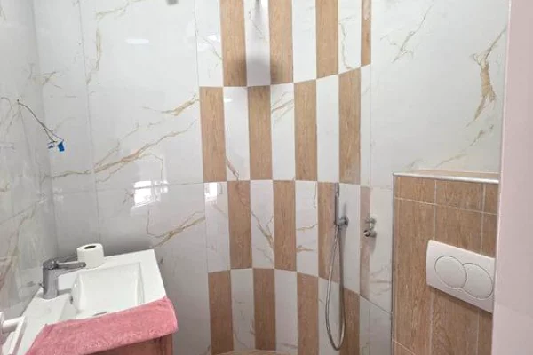 Appartamento in affitto a Tirana 2+1, Arredato