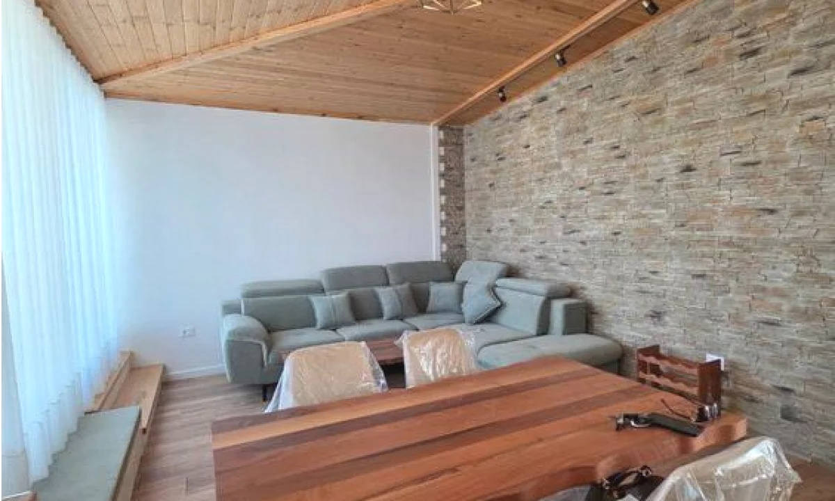 Appartamento in affitto a Tirana 2+1, Arredato