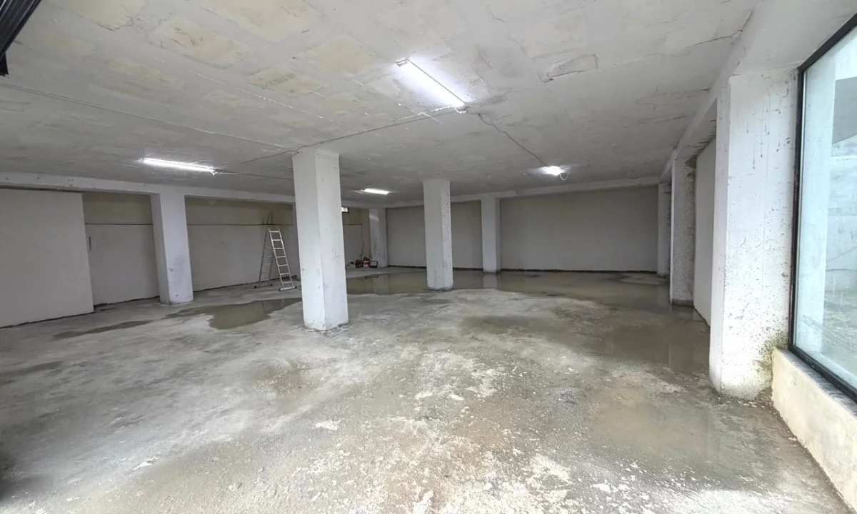 Jepet me qera ambient Biznesi ne Vaqarr