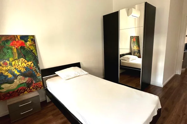 Shtepi me qera Apartament ne Tirane, 2+1, Mobilimi E mobiluar, Pagesa 750  Euro.