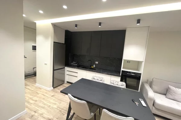 Appartamento in affitto a Tirana 2+1, Arredato