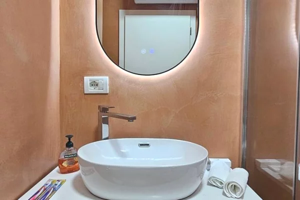 Shtepi me qera Apartament ne Tirane, 1+1, Mobilimi E mobiluar, Pagesa 80,000  Leke.