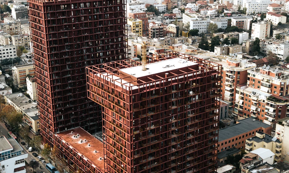 Jepet me qera zyre tek 21 Dhjetori/ 1,600 Euro