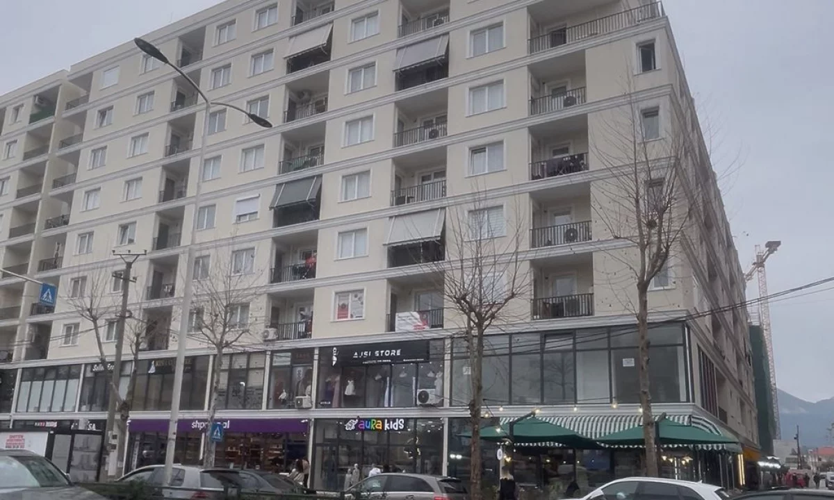 Shiten 2 Poste Parkimi ne Kamez