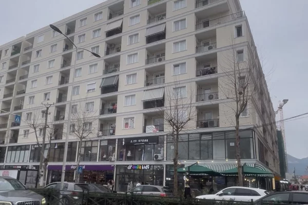 Business Property in Sale 4+1 in Tirana - 18,000 Euro