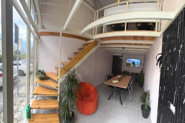 Jepet me qera dyqan dublex tek Ish Fusha Aviacionit.