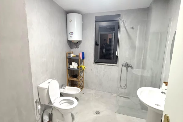 Shtepi me qera Apartament ne Tirane, 1+1, Mobilimi E mobiluar, Pagesa 700  Euro.