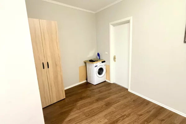 Shtepi me qera Apartament ne Tirane, 1+1, Mobilimi E mobiluar, Pagesa 700  Euro.